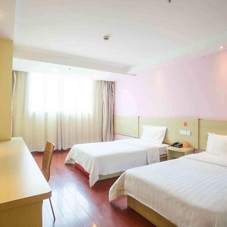 7Days Inn Guangzhou Gangding Longkou XI Road Room photo